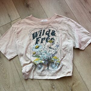 Wild & Free Women's Graphic Crop Top - Beige
